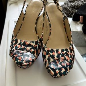 High heels size 71/2 very unique!! Colorful😌